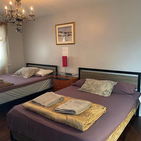 Self Service Small Breakfast, 2 Double Beds Private Room Монреал Екстериор снимка